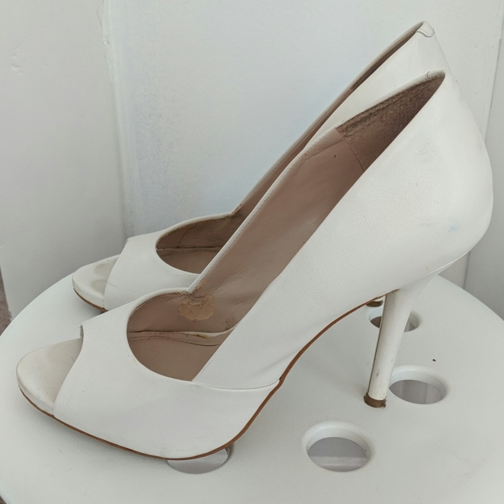 Shoes pumps white open toe heels size 8 bcbg
